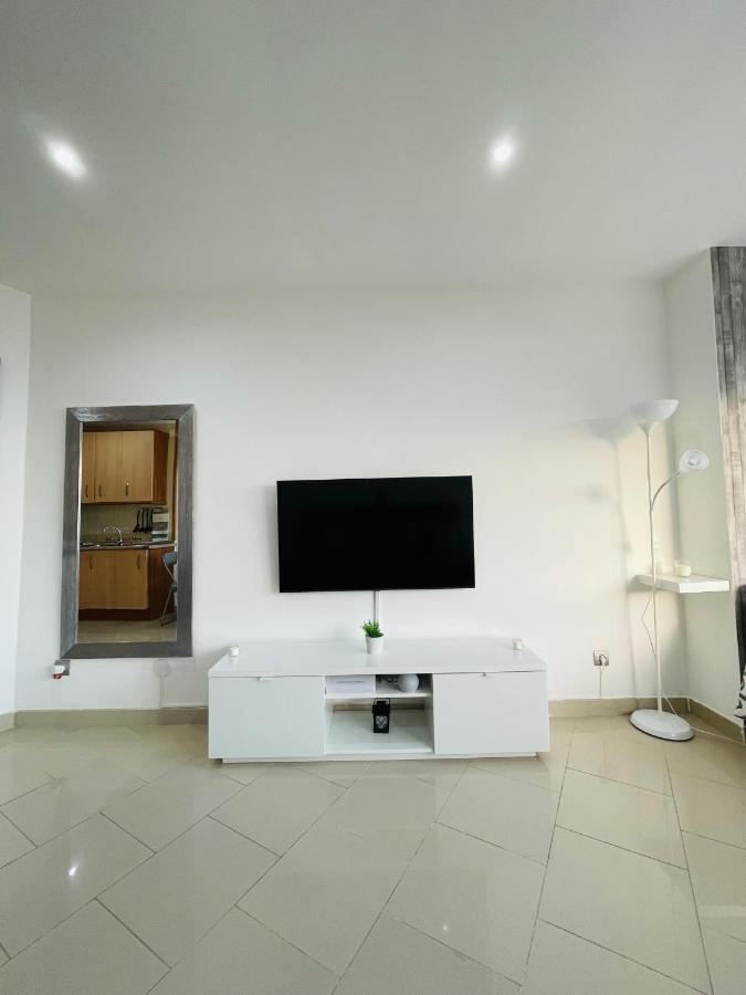 Apartamento La Torre 1337 Precioso, Moderno Y Con Piscina Torremolinos Kültér fotó