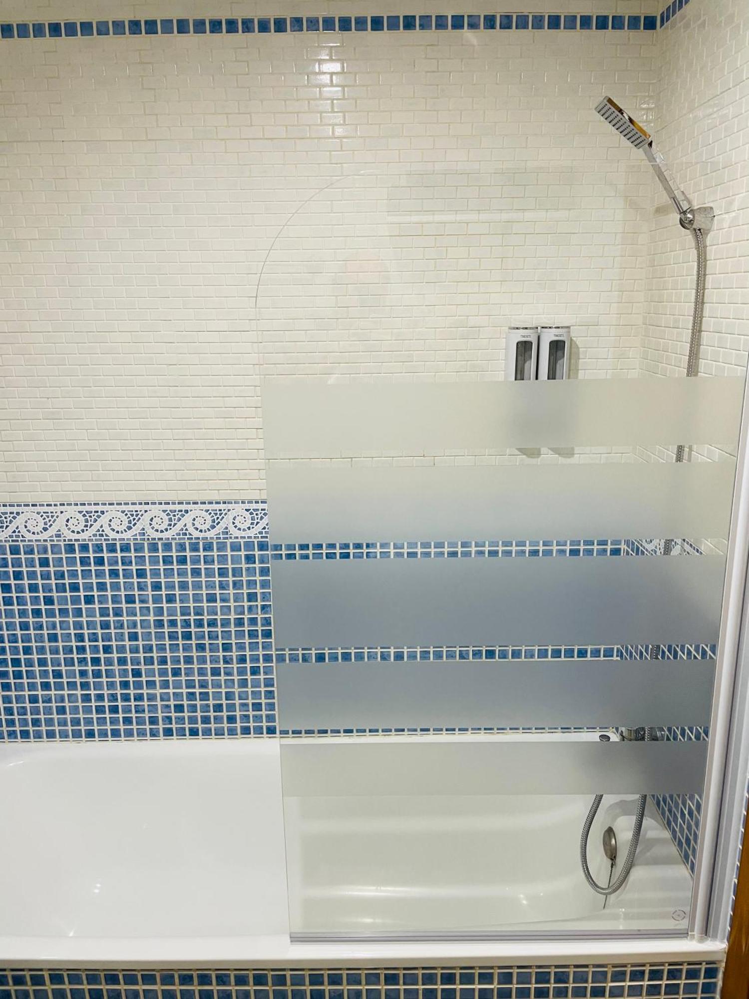 Apartamento La Torre 1337 Precioso, Moderno Y Con Piscina Torremolinos Kültér fotó