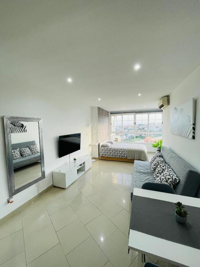 Apartamento La Torre 1337 Precioso, Moderno Y Con Piscina Torremolinos Kültér fotó