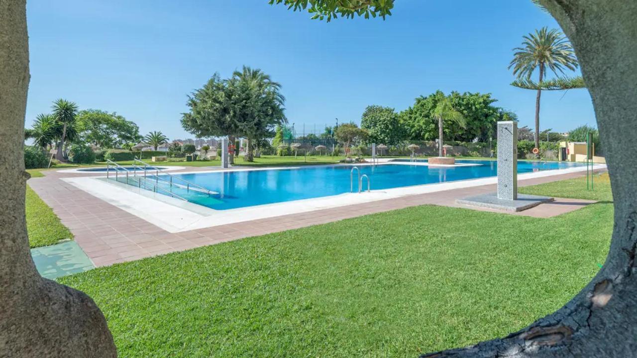 Apartamento La Torre 1337 Precioso, Moderno Y Con Piscina Torremolinos Kültér fotó